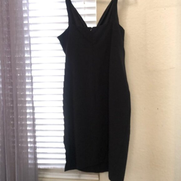 Black V Neck / Bra Cup Sexy Sleeveless Dress - Picture 4 of 7
